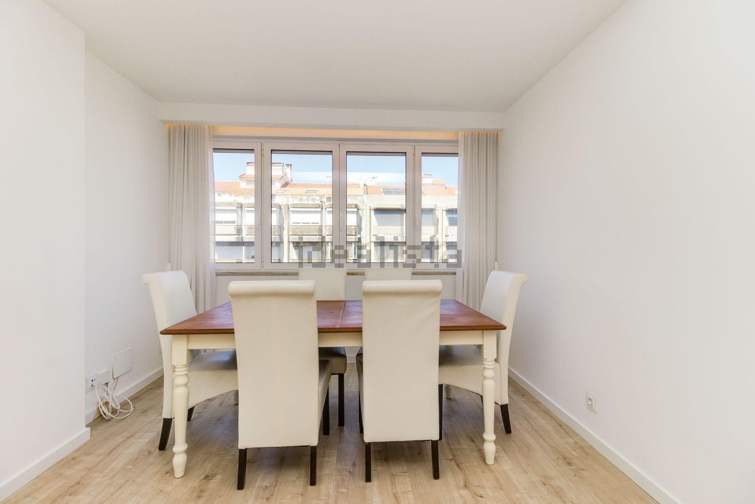 出租公寓 t2在Avenida Conselheiro Barjona de Freitas, 7 - 客厅