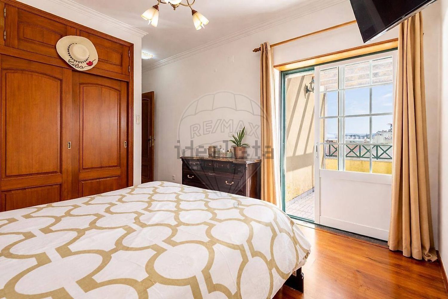 小楼房或独栋别墅出售在Rua das Flores - 卧室