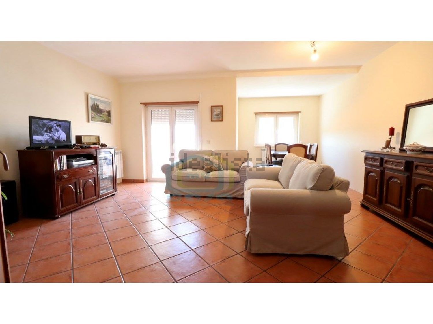 小楼房或独栋别墅出售在Rua Dona Aurélia, 13 - 客厅