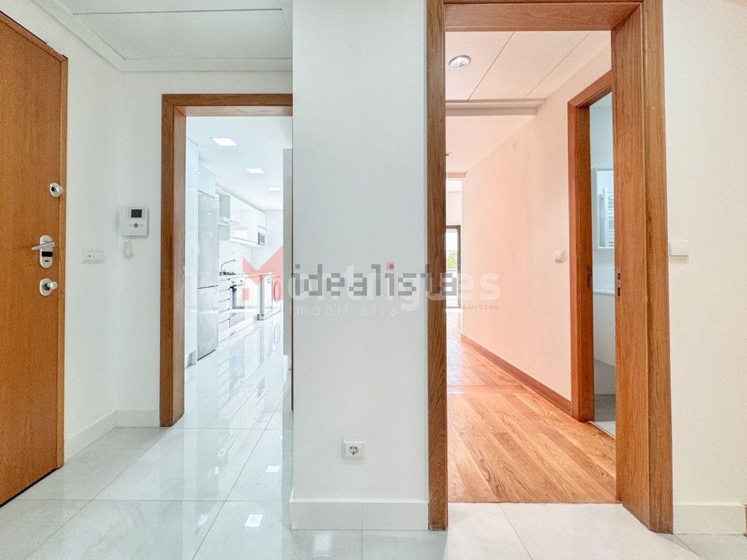 公寓 t3出售在Rua da Ilha dos Amores - 前厅