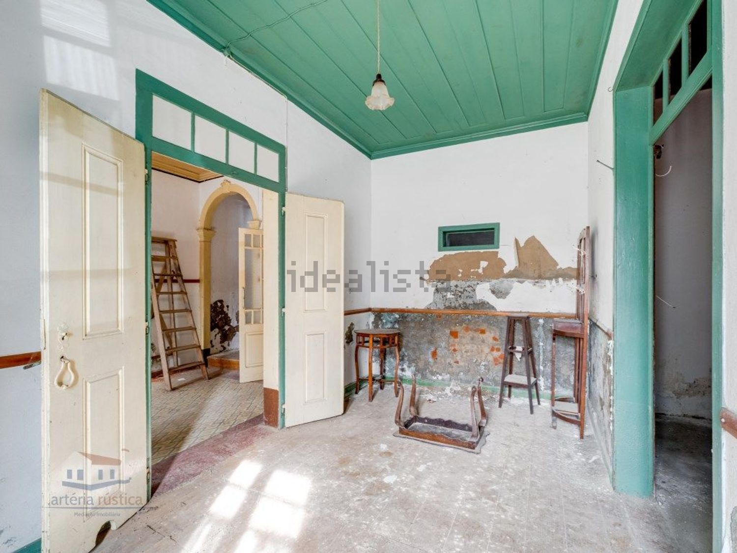 小楼房或独栋别墅出售在Cercal - 客厅