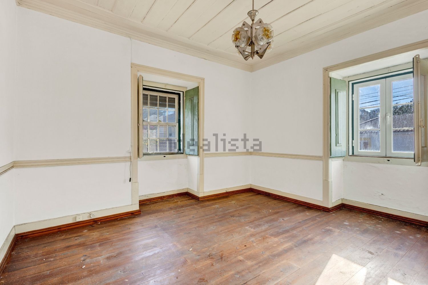 小楼房或独栋别墅出售在Rua Direita - 居住