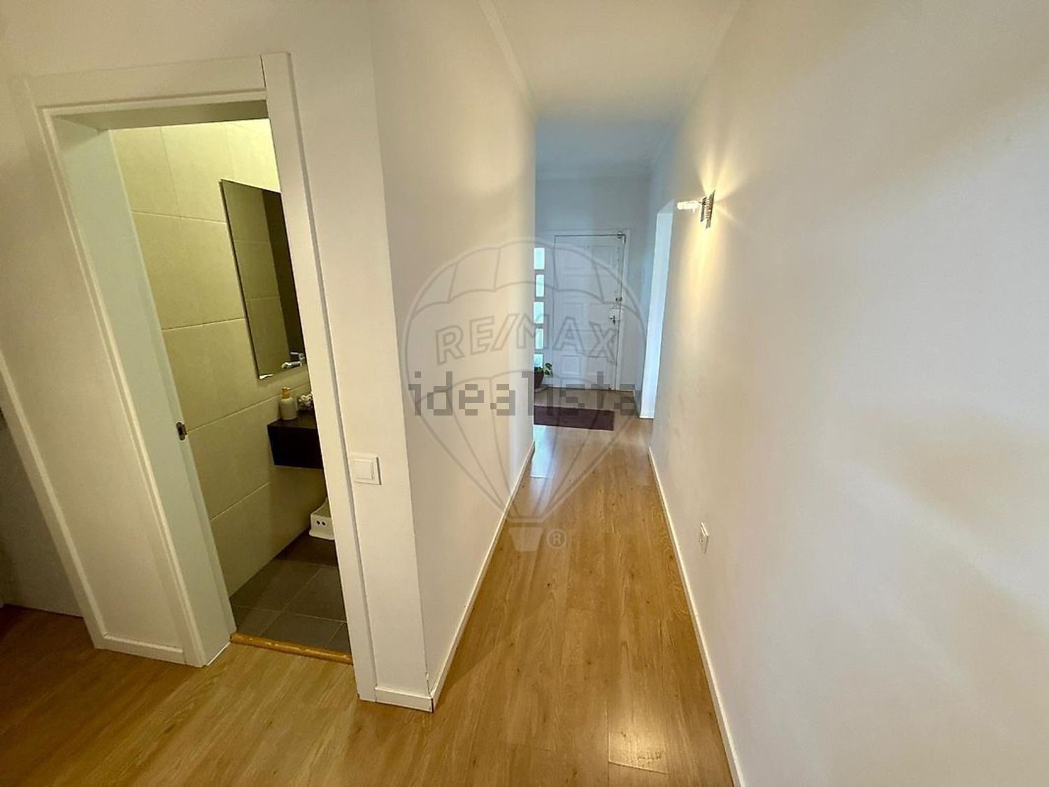 小楼房或独栋别墅出售在Rua 18 - 过道