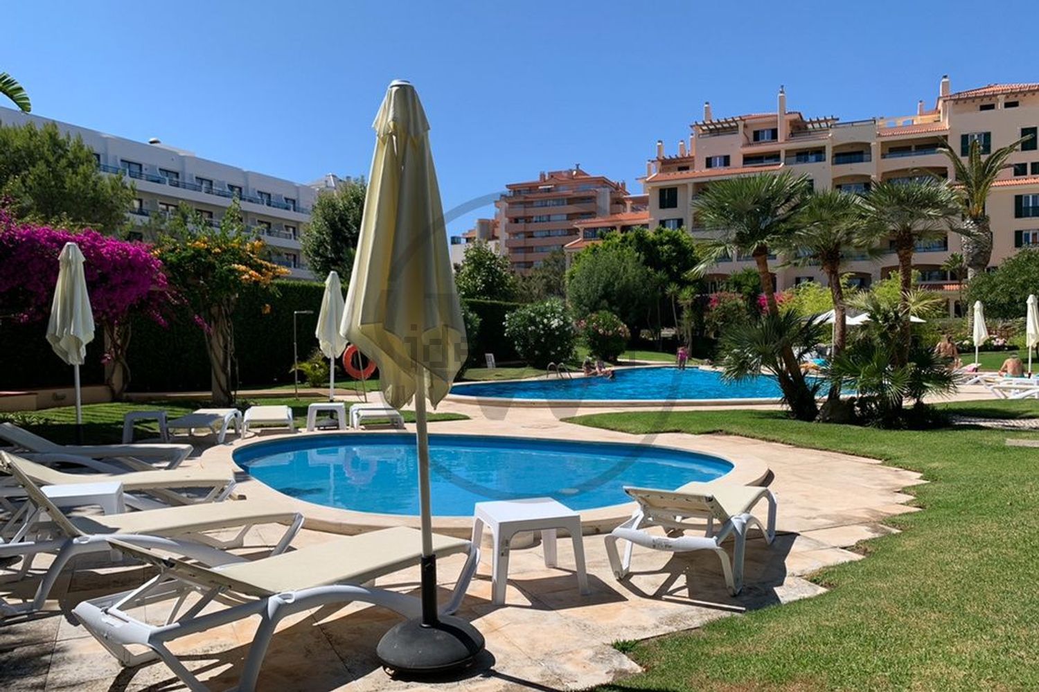 出租公寓 t4在Avenida Manuel Júlio Carvalho e Costa - 游泳池