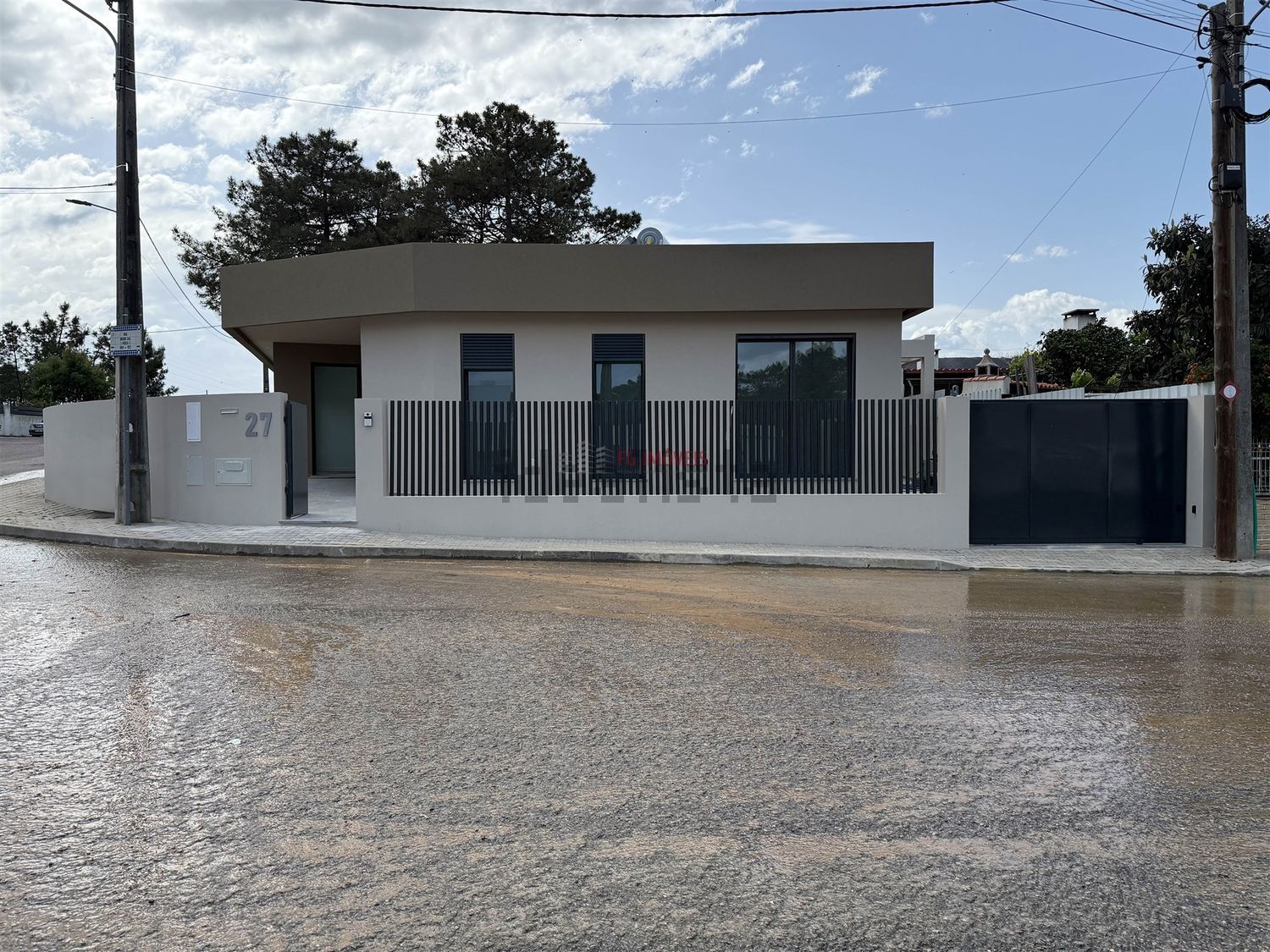 小楼房或独栋别墅出售在Rua das Olaias - 视线