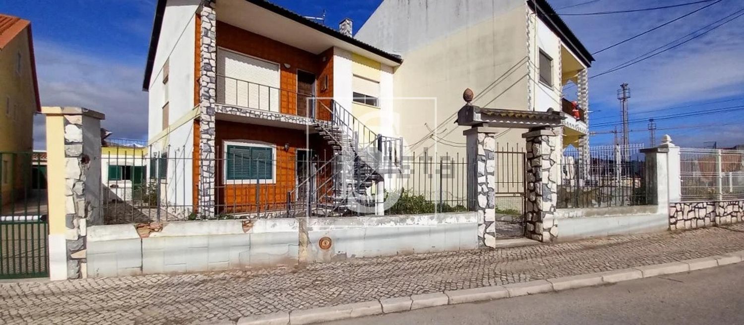 小楼房出售在Alcochete - 视线