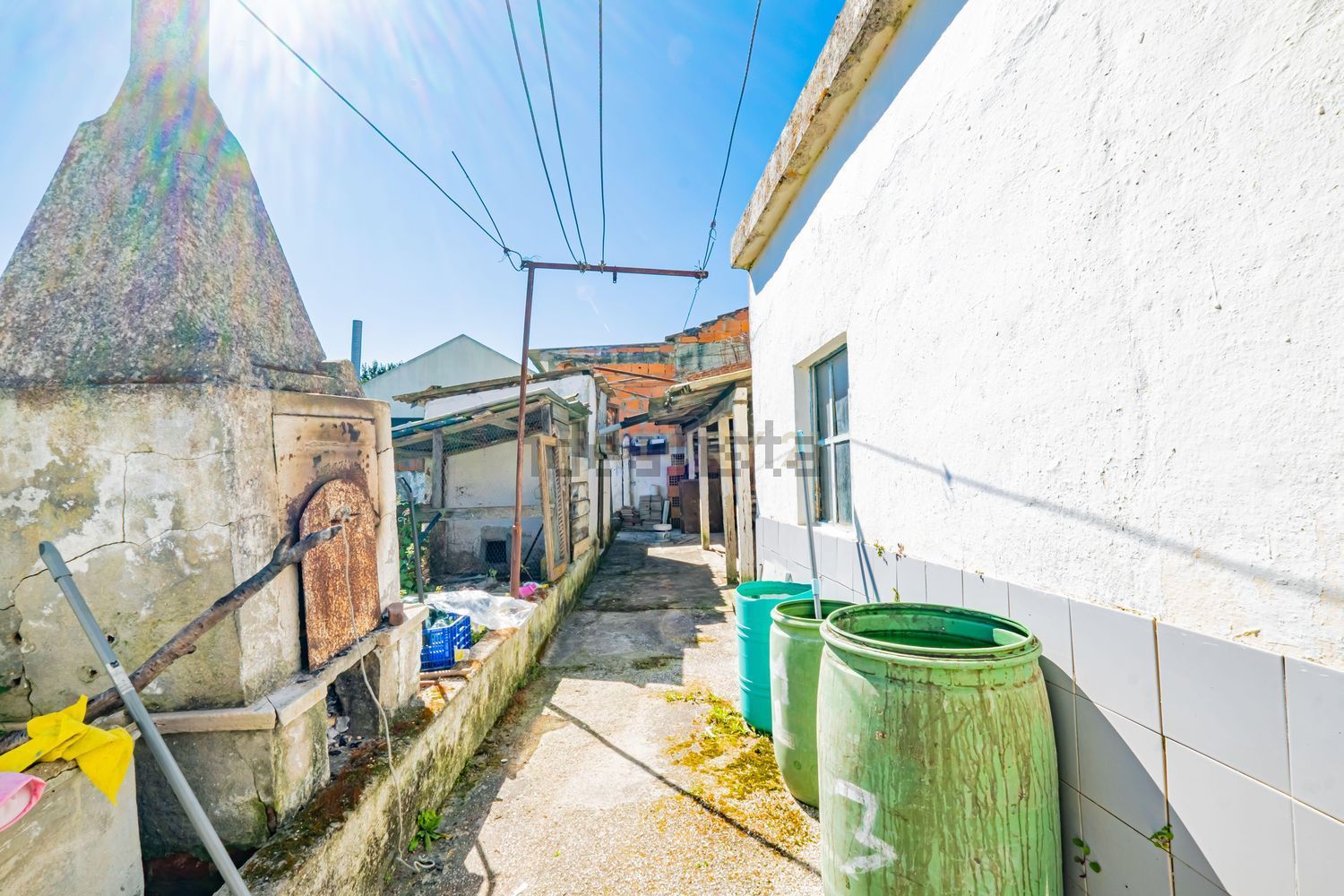 小楼房或独栋别墅出售在Rua General Humberto Delgado, 6 - 照片