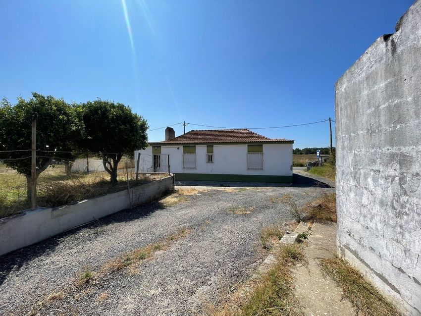 小楼房或独栋别墅出售在Palhais e Coina