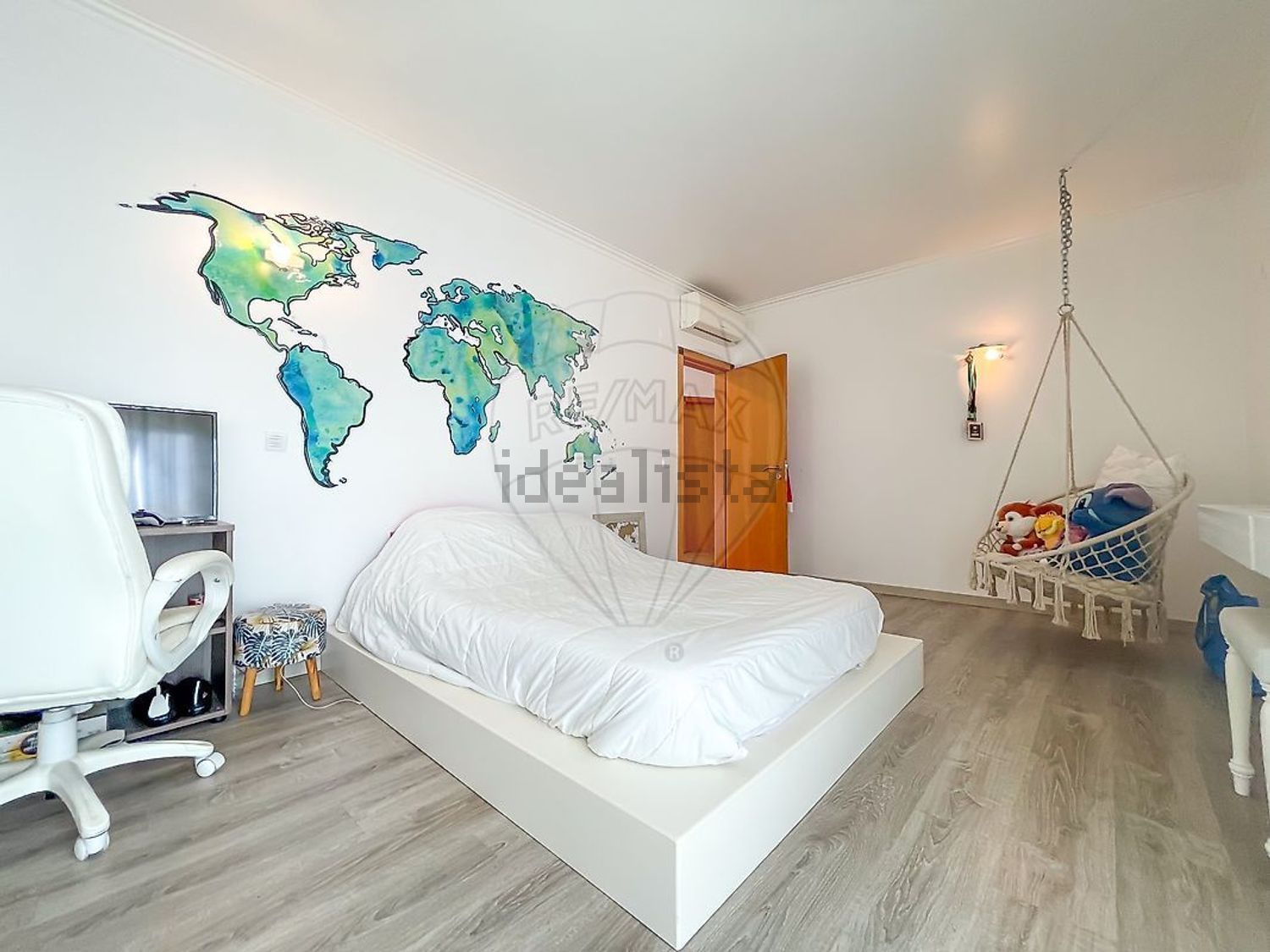 小楼房或独栋别墅出售在Rua Juncal - 卧室