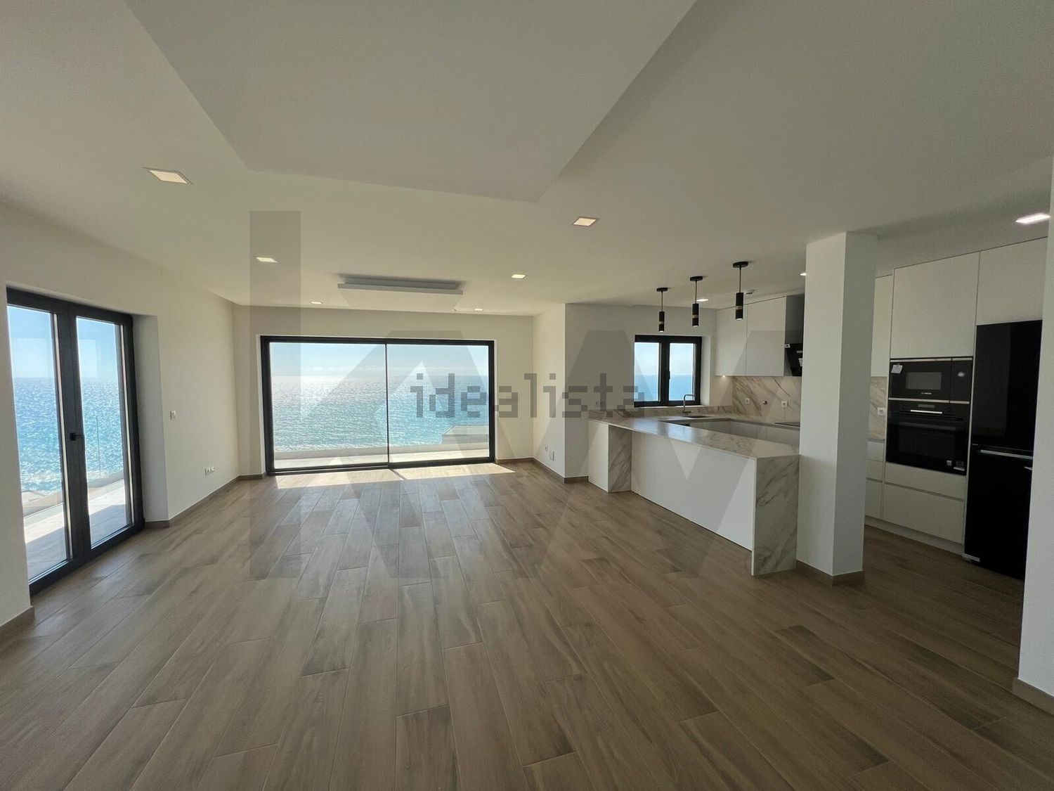 小楼房或独栋别墅出售在Rua das Salemas s/n - 居住