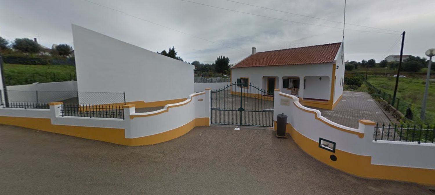 小楼房或独栋别墅出售在Rua do Barrancão, 25