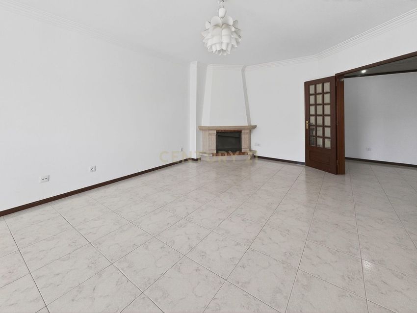 出租公寓 t3在Rua Rodrigues Lapa, 14