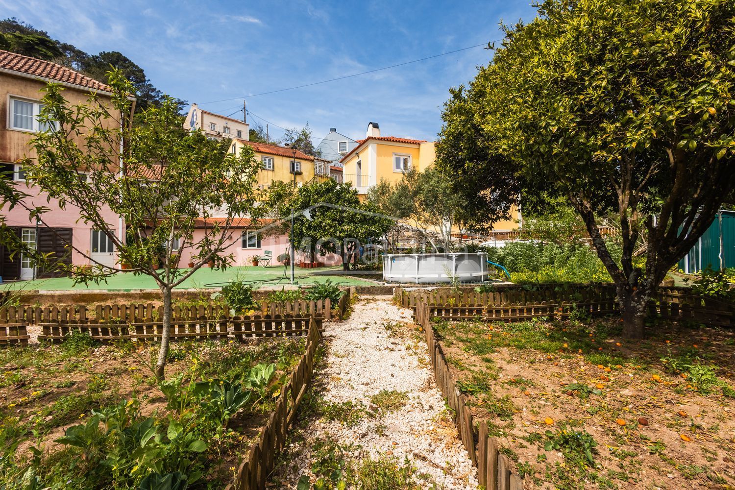 小楼房或独栋别墅出售在Rua Serpa Pinto s/n - 花园