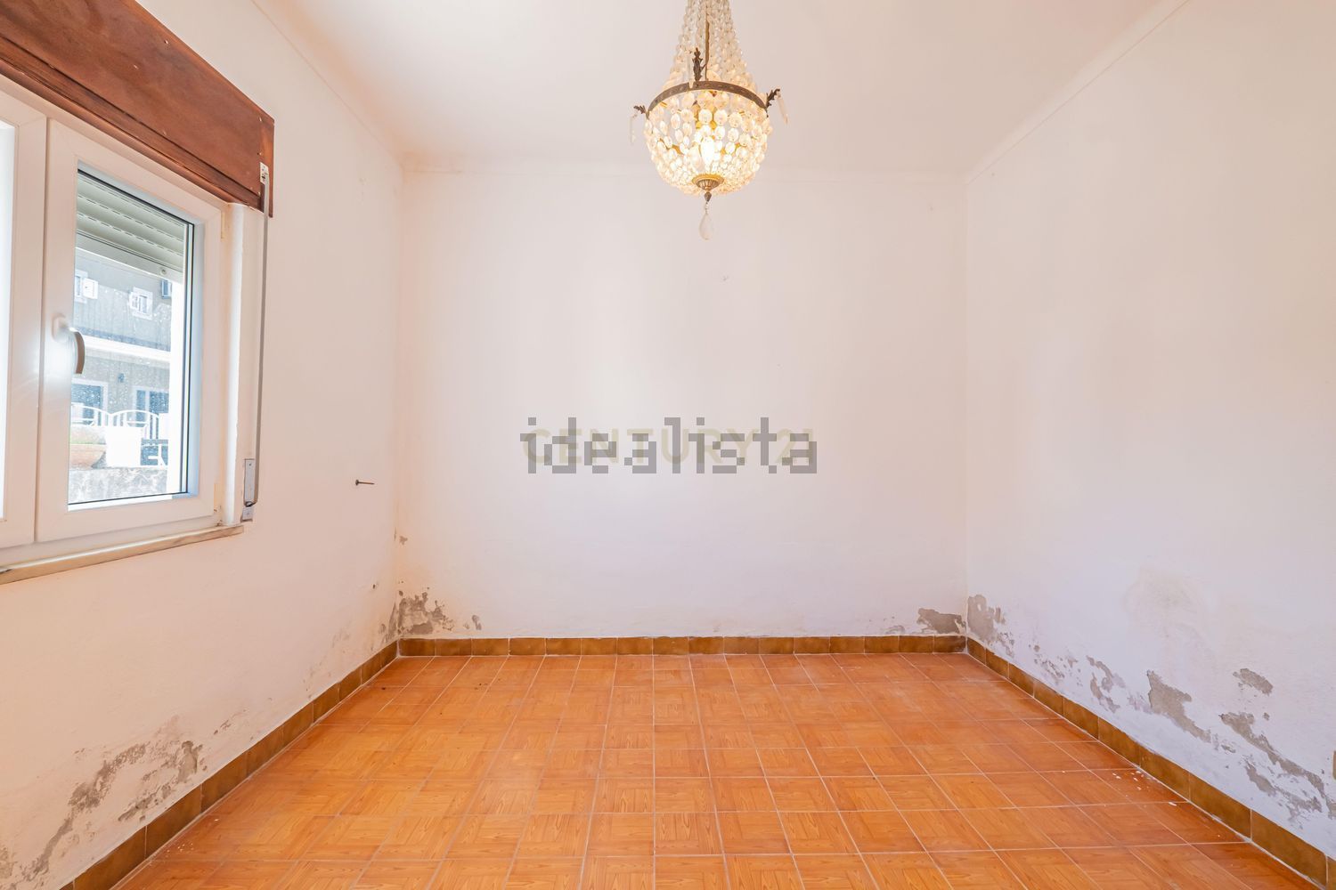 小楼房或独栋别墅出售在Rua General Humberto Delgado, 6 - 居住