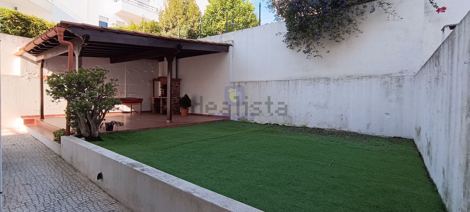 出租小楼房或别墅在Centro - 外立面