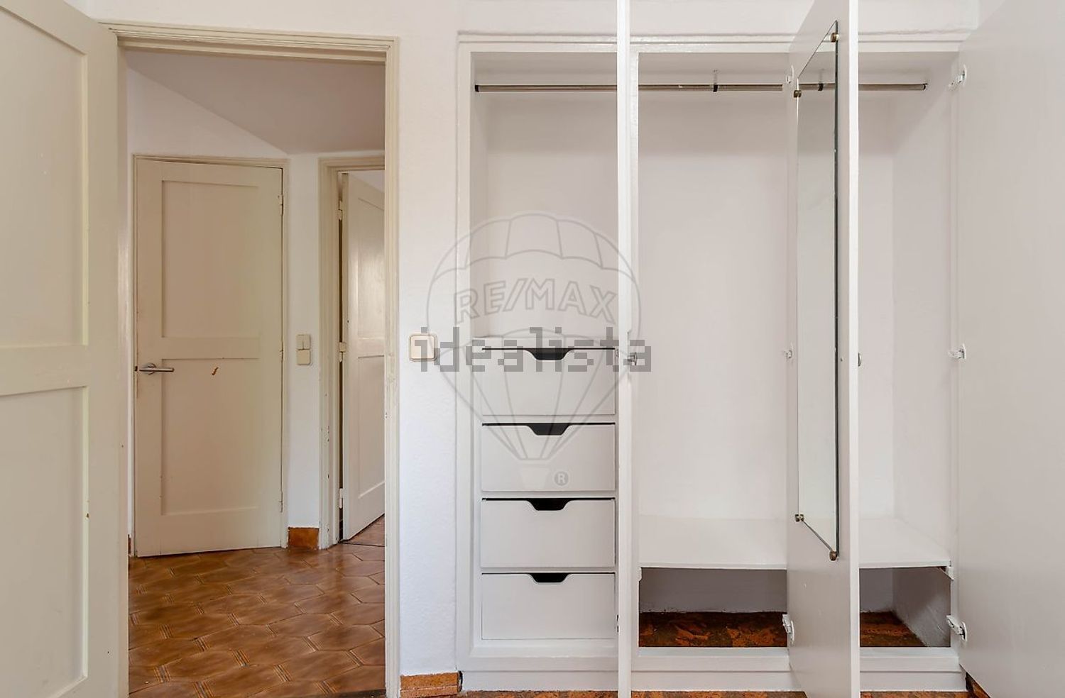 出租公寓 t2在Olivais - 试衣间