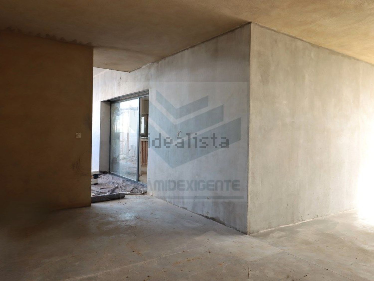 小楼房或独栋别墅出售在Moita - 过道