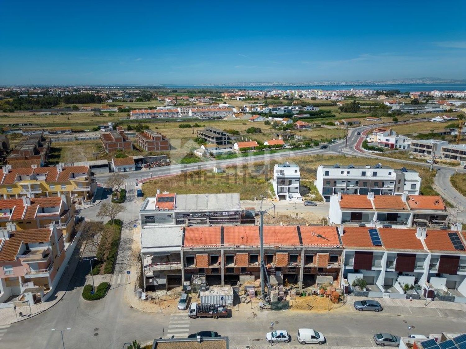 联排别墅出售在Rua dos Morangos - 游泳池