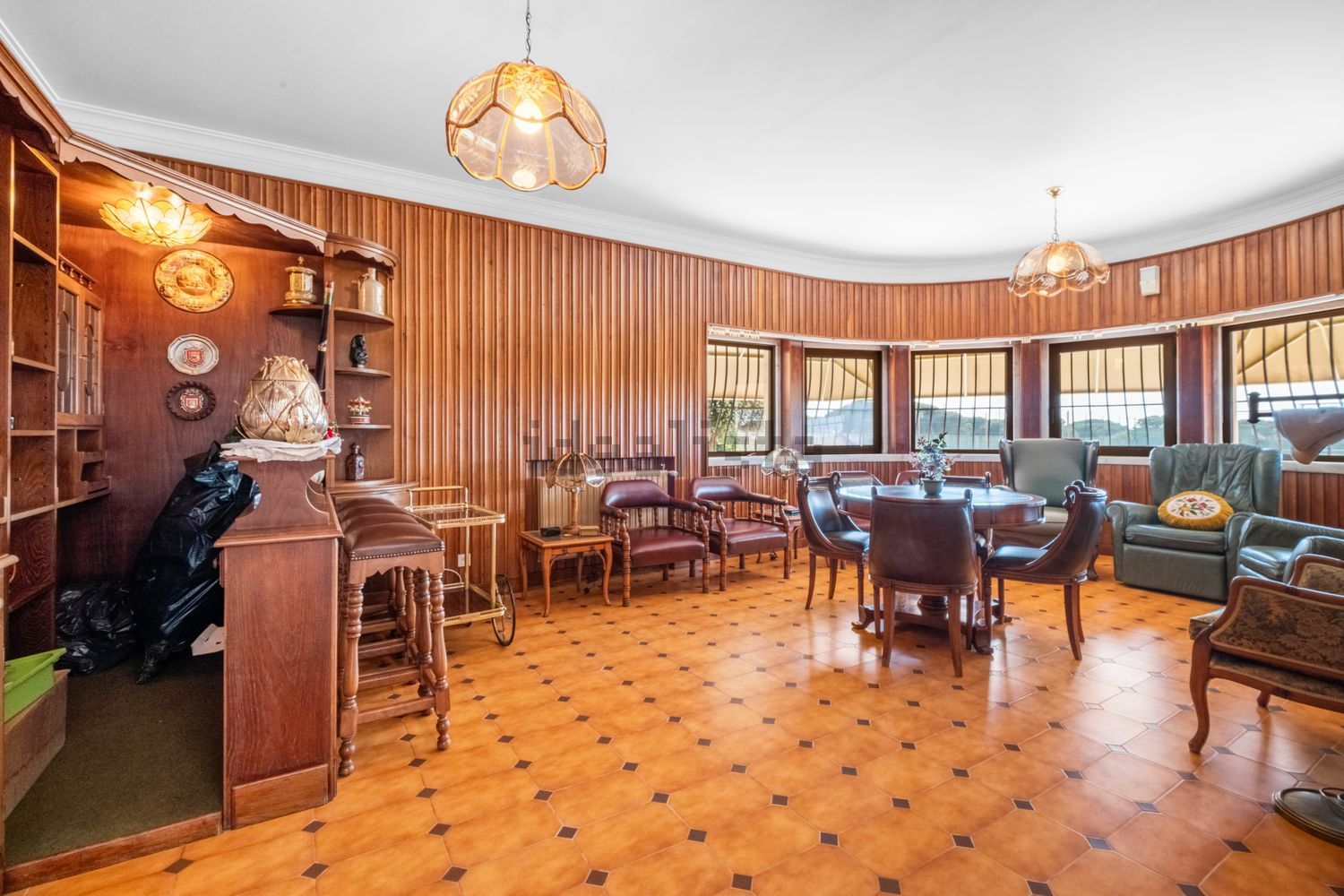 小楼房或独栋别墅出售在Rua Principal - 客厅