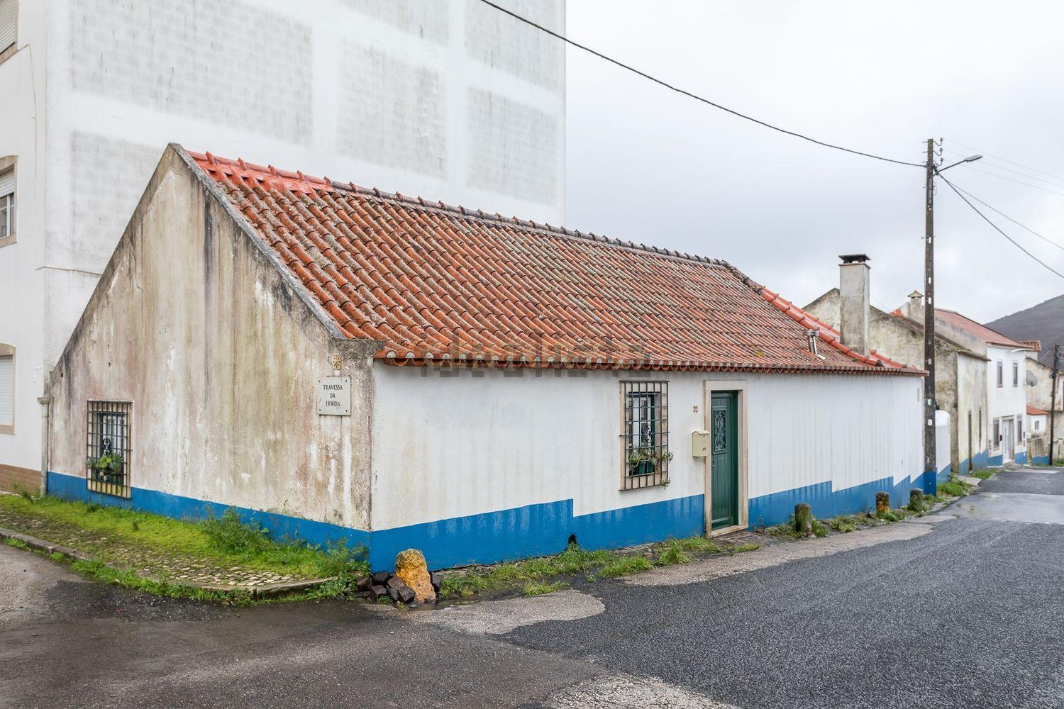 小楼房或独栋别墅出售在Rua Nossa Senhora dos Remédios, 32 - 外立面
