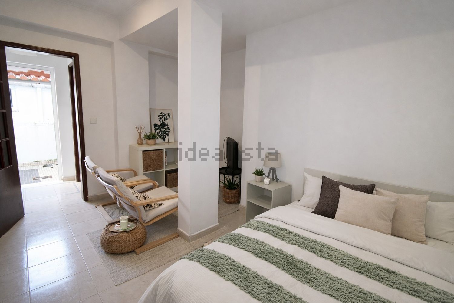 出租t0（单人公寓）在Largo Monsenhor Dalgado - 客厅