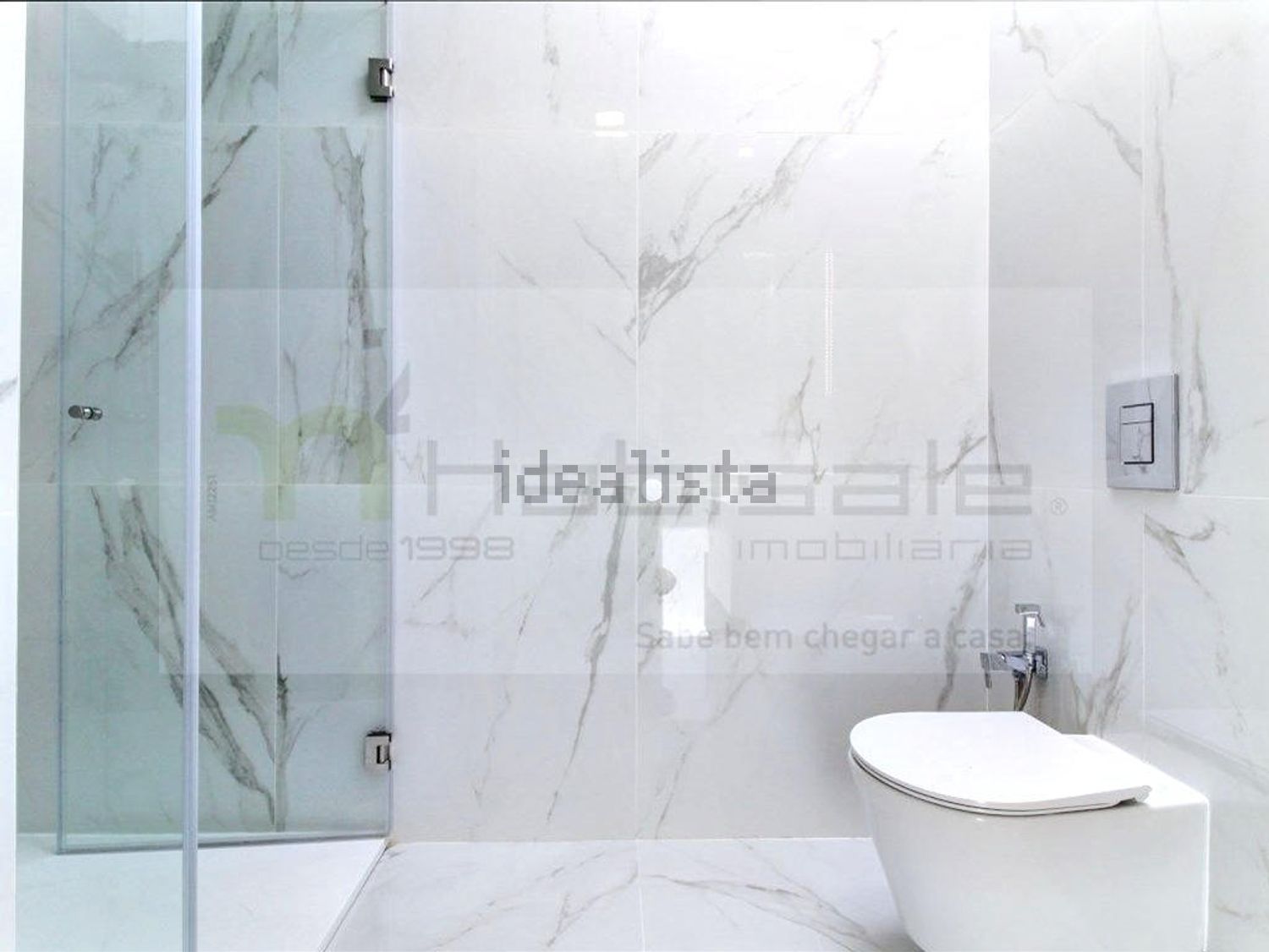 小楼房或独栋别墅出售在Rua Marechal Craveiro Lopes, 43 - 卫生间