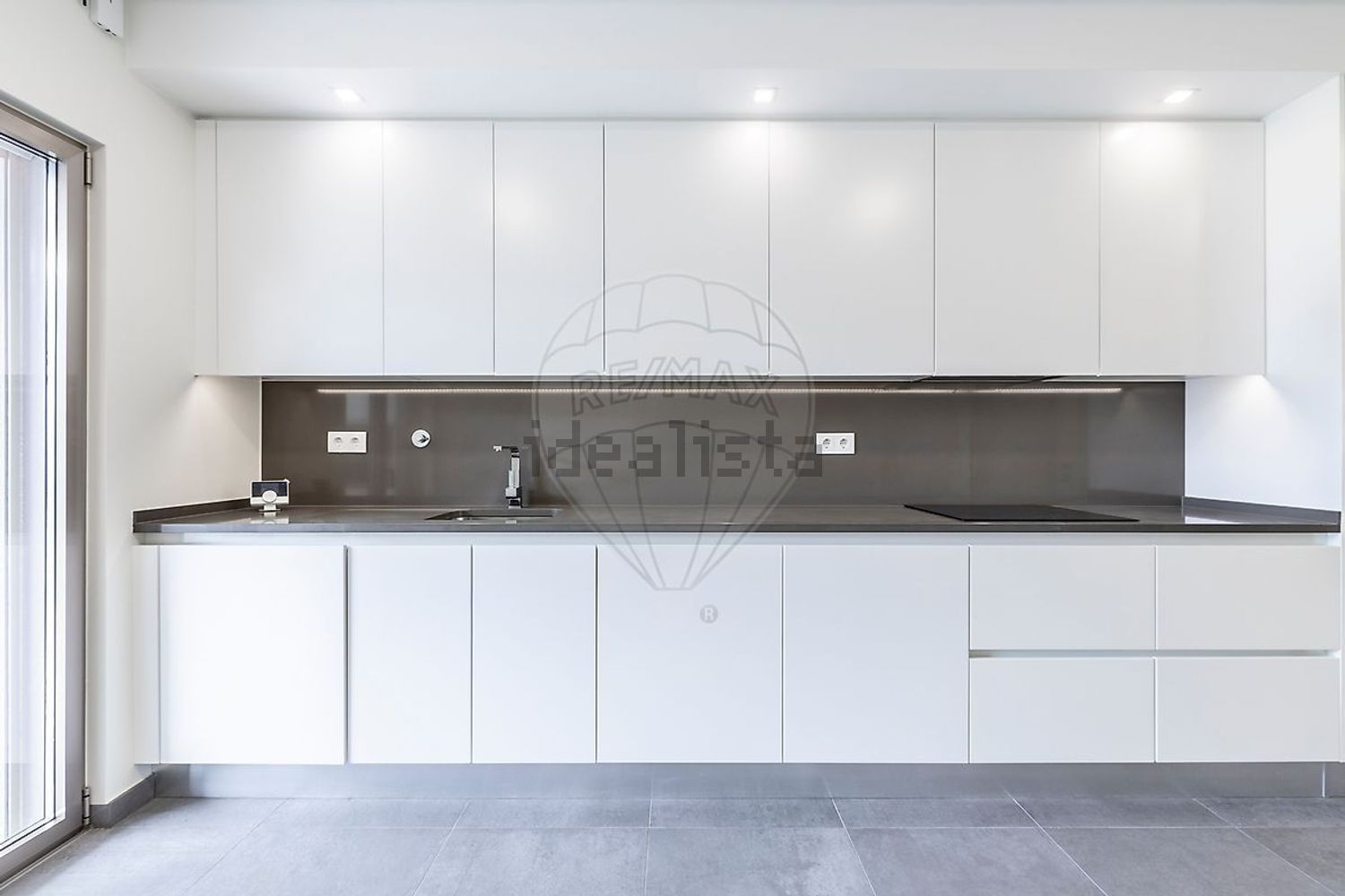 公寓 t3出售在Rua José do Pisão - 厨房