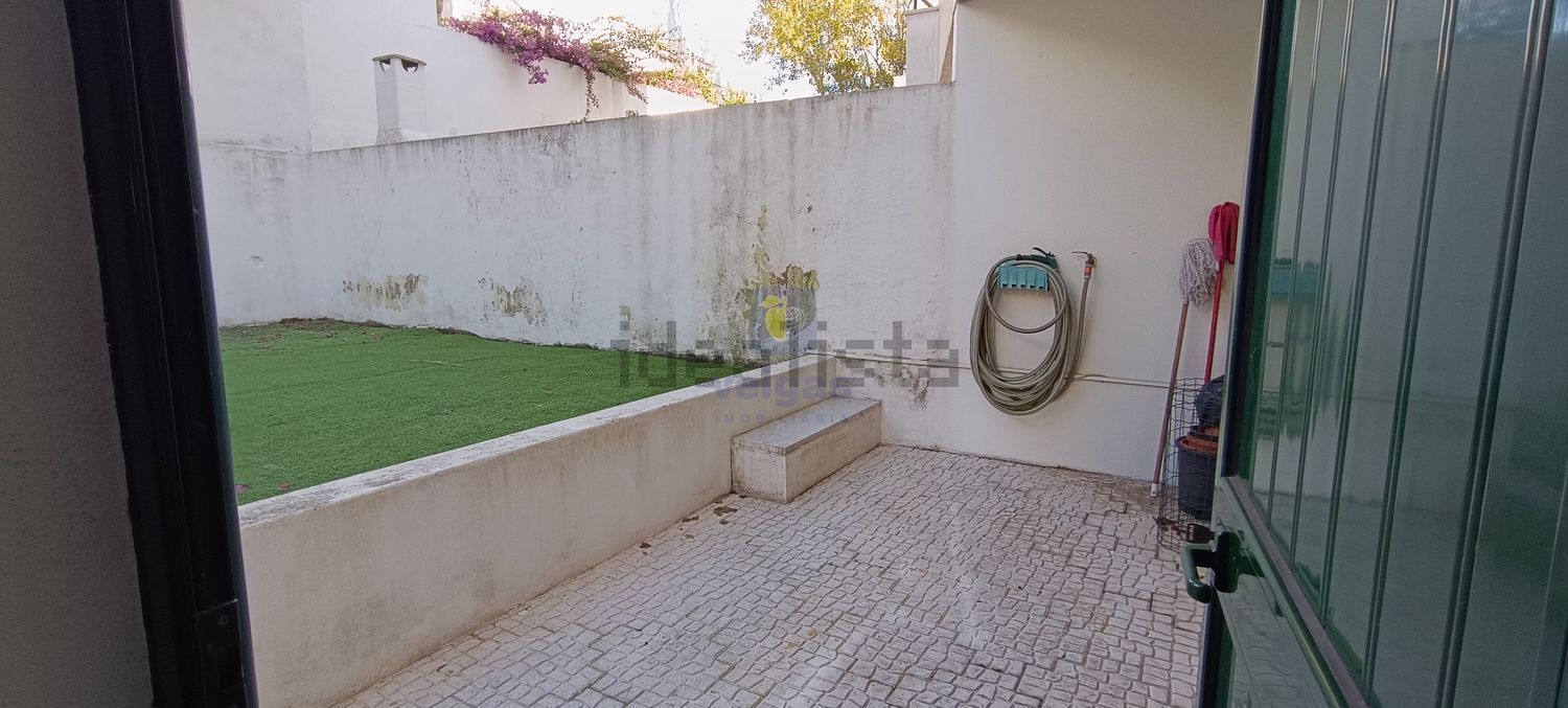 出租小楼房或别墅在Centro - 阳台