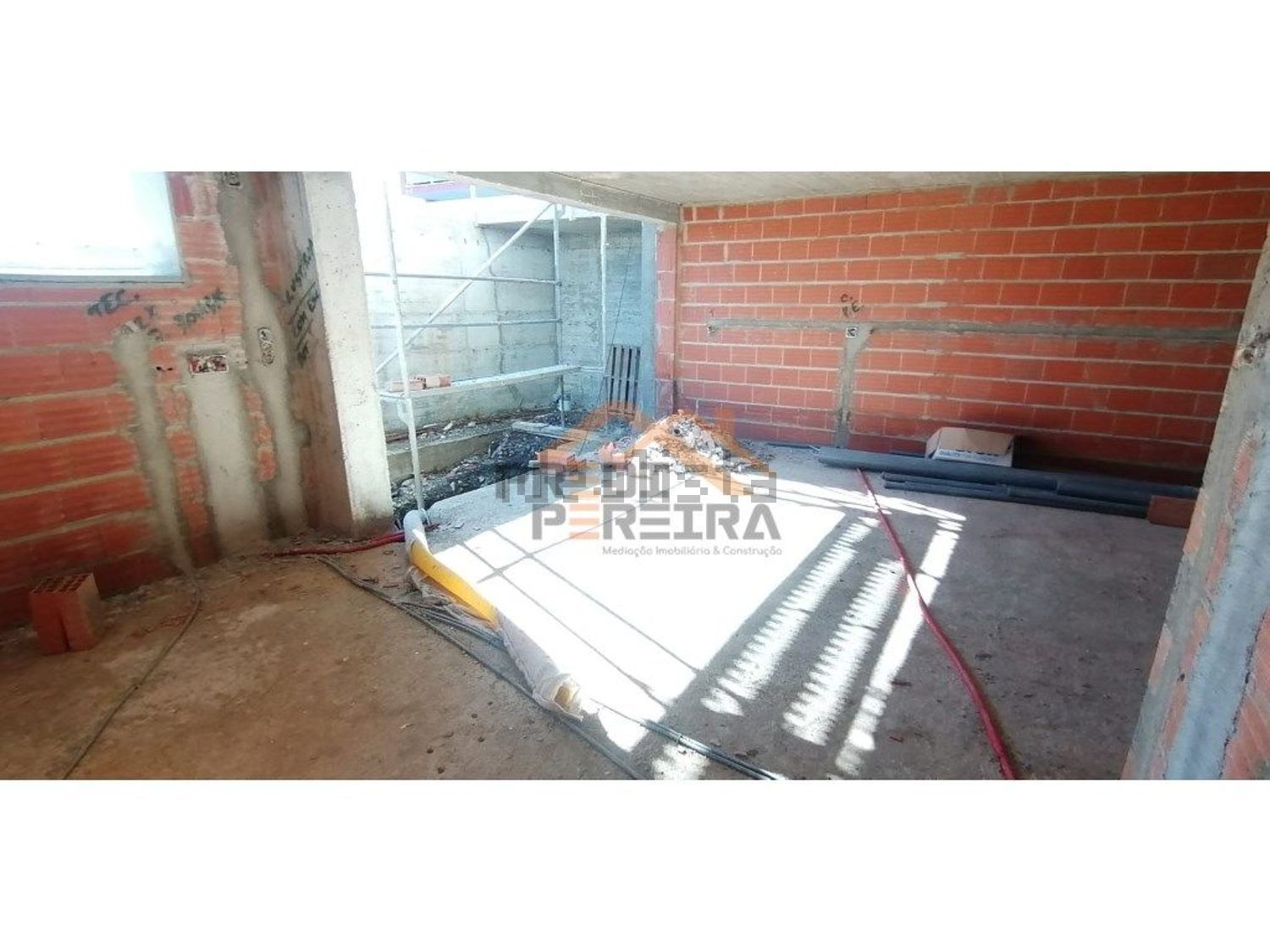 小楼房或独栋别墅出售在Pontinha e Famões - 照片