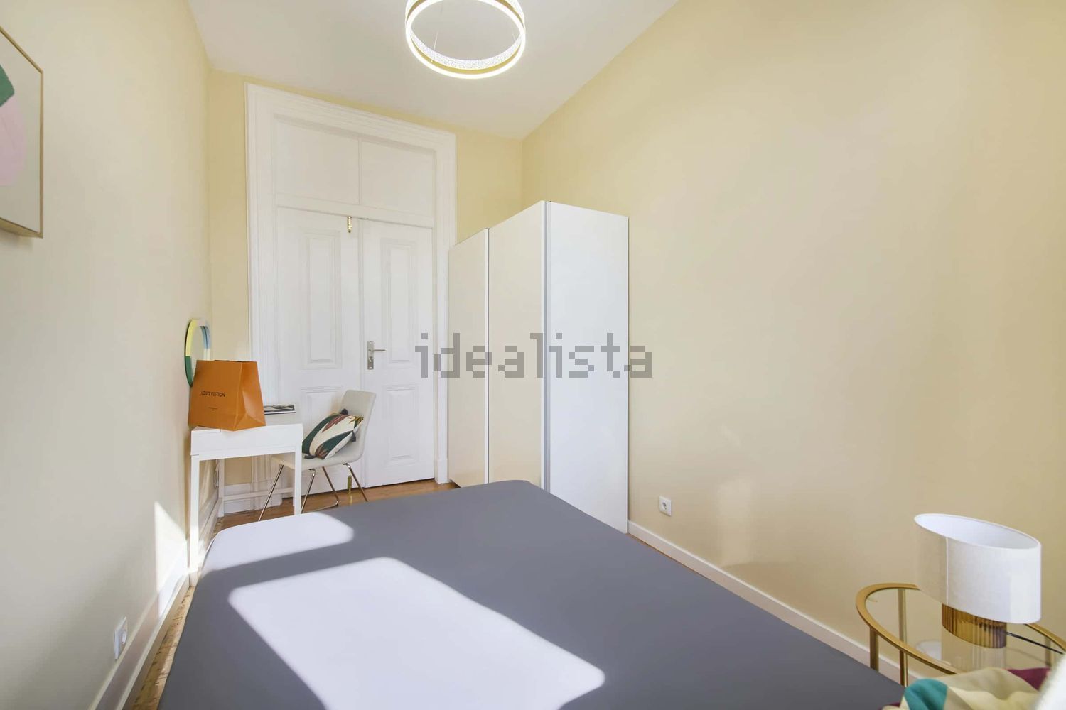 出租房间在Largo Vitorino Damásio, 2 - 卧室