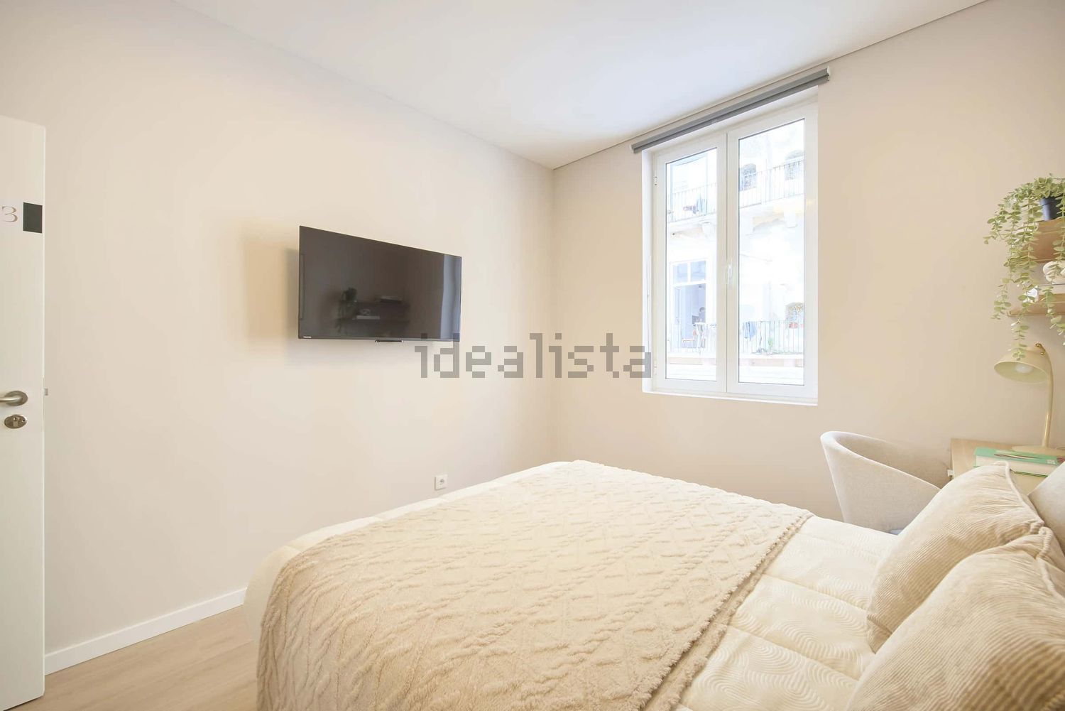 出租房间在Largo Vitorino Damásio, 2 - 卧室