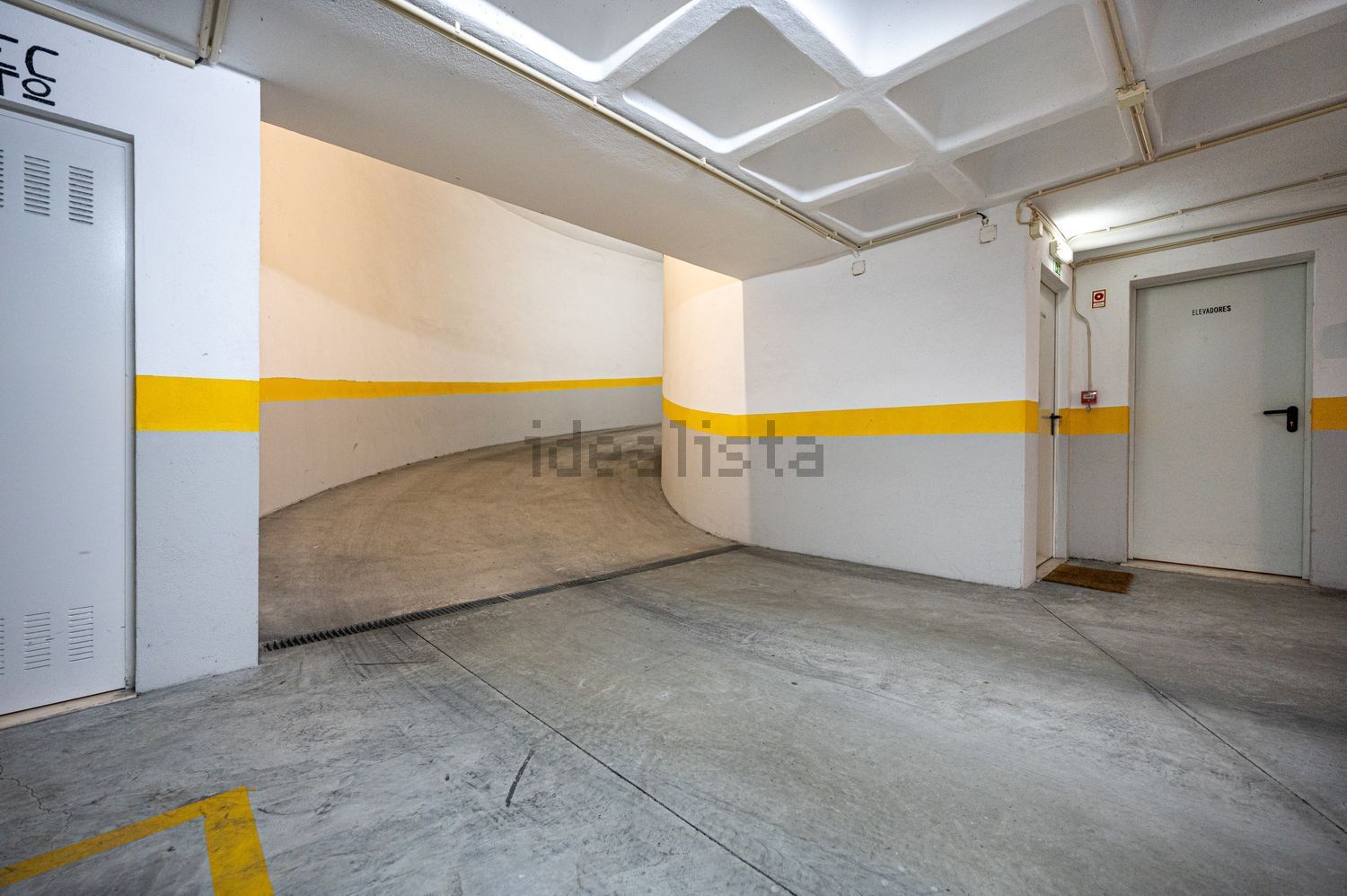 出租公寓 t3在Rua Professor Dias Valente, 291 - 停车位