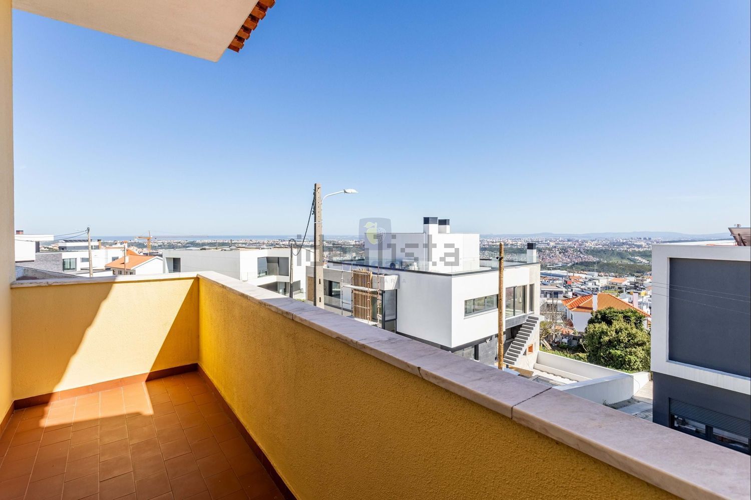 小楼房或别墅出售在Pontinha e Famões - 阳台