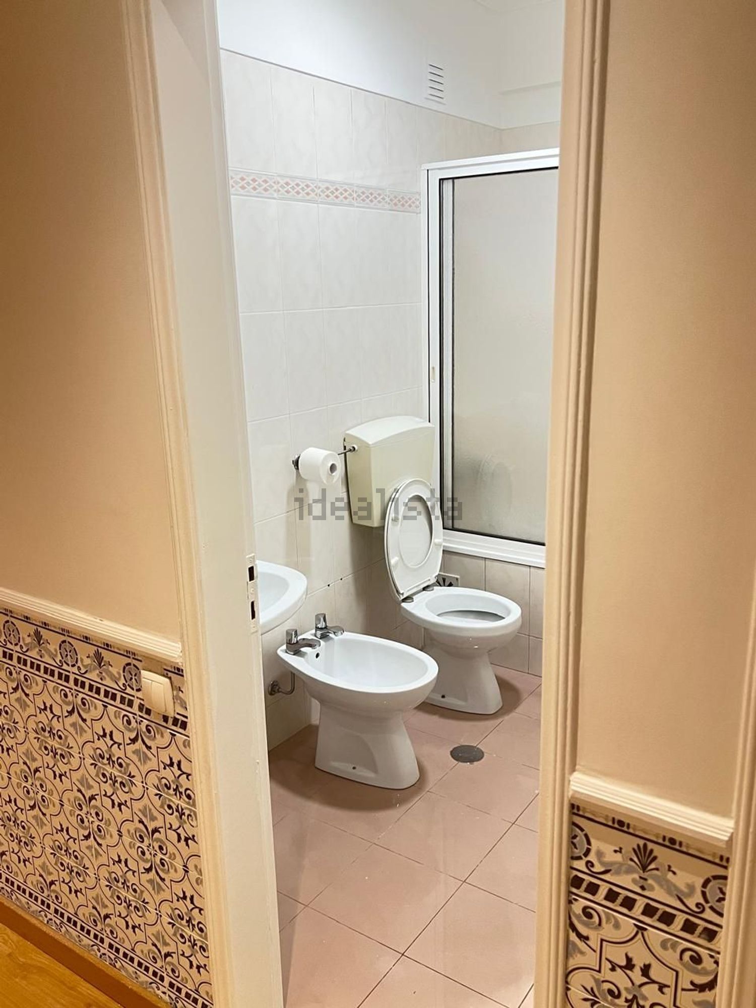 出租公寓 t3在Avenida Professor Doutor Egas Moniz, 8 - 卫生间