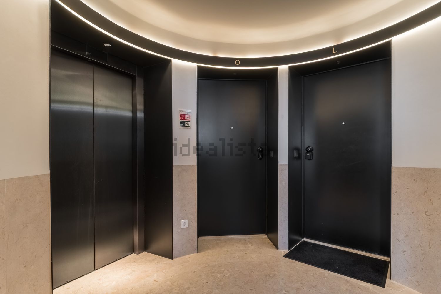 出租公寓 t1在Rua do Telhal, 72 - 电梯