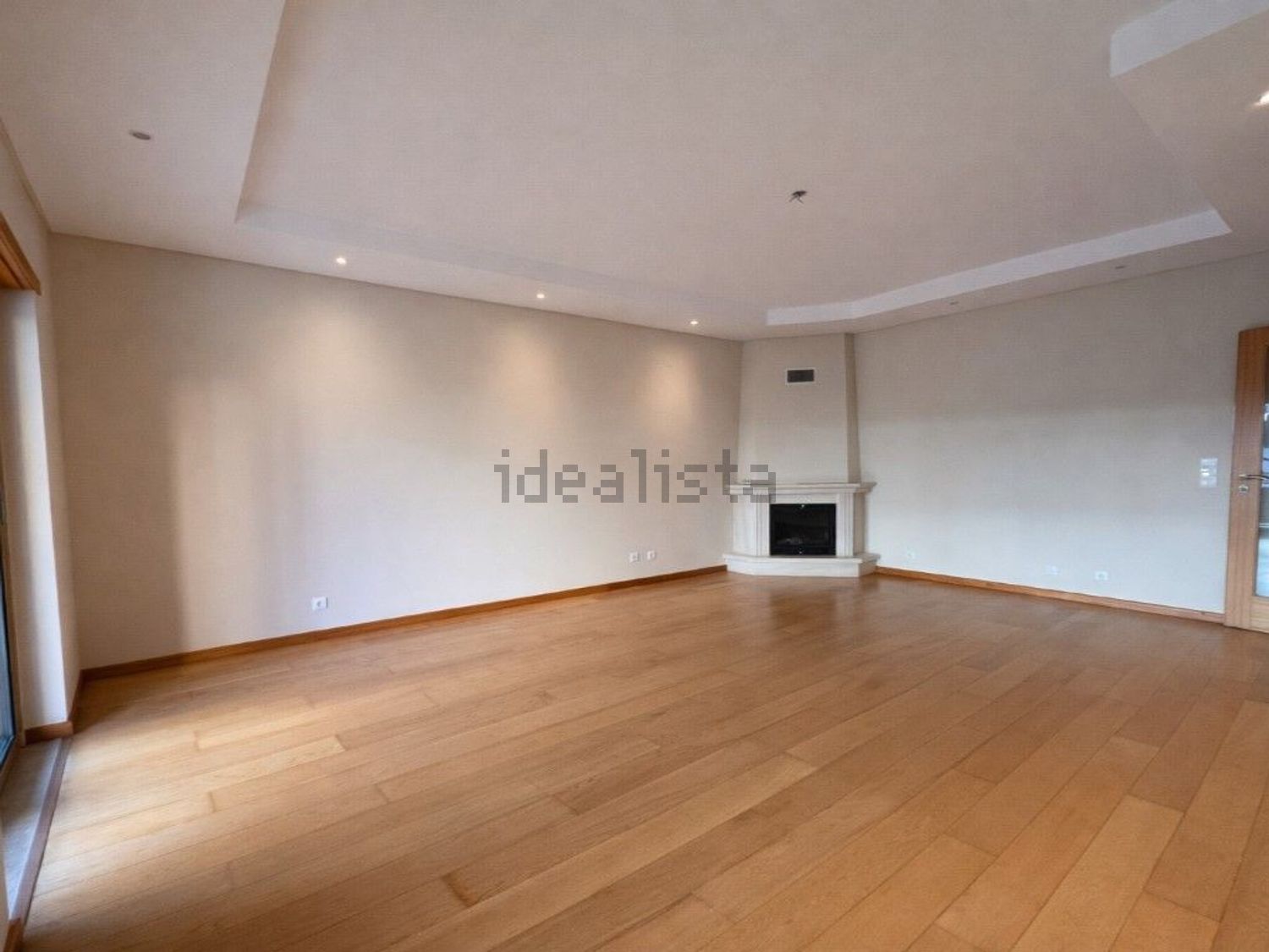 公寓 t2出售在Avenida Canto e Castro - 客厅