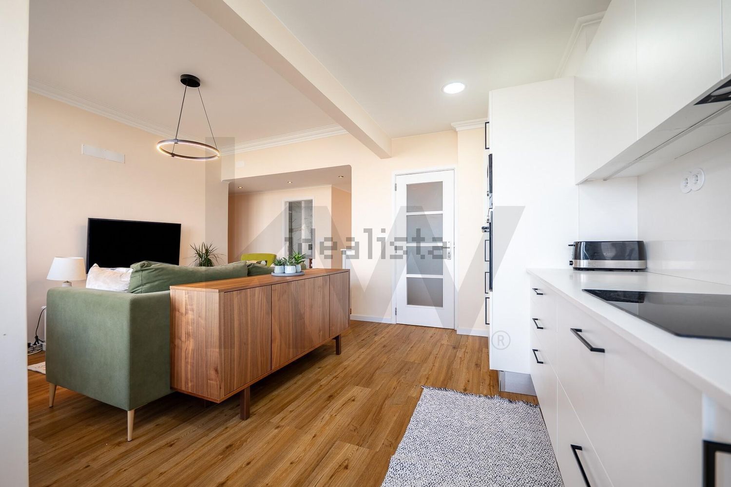 公寓 t2出售在Rua General Justiniano Padrel s/n - 客厅