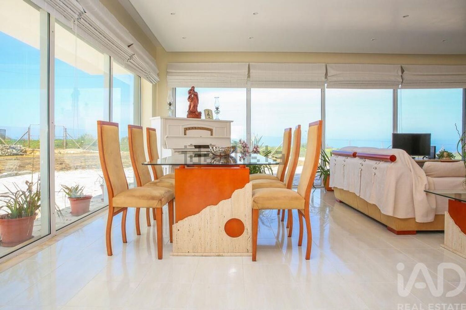 小楼房或独栋别墅出售在Encarnação - 客厅