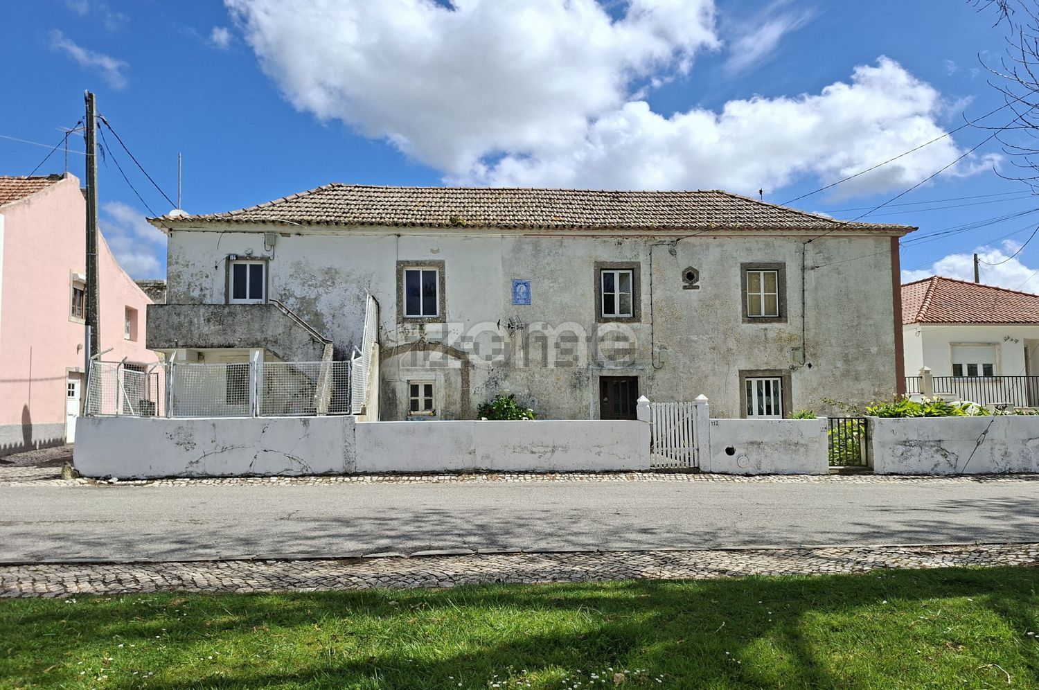 小楼房或独栋别墅出售在Rua Primeiro de Maio, 112 - 外立面