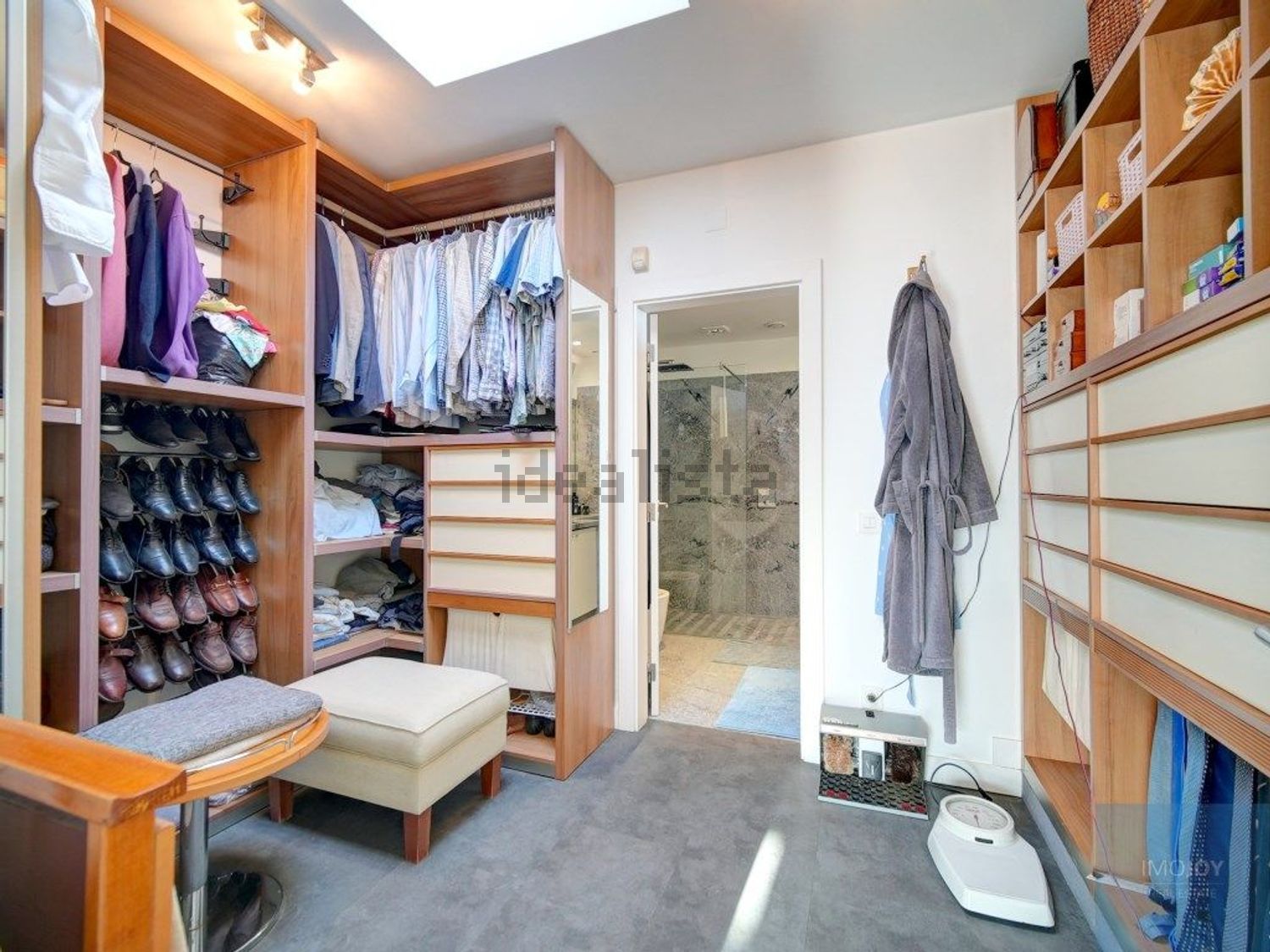 出租小楼房或独栋别墅在Rua Mato da Mina, 41 - 试衣间