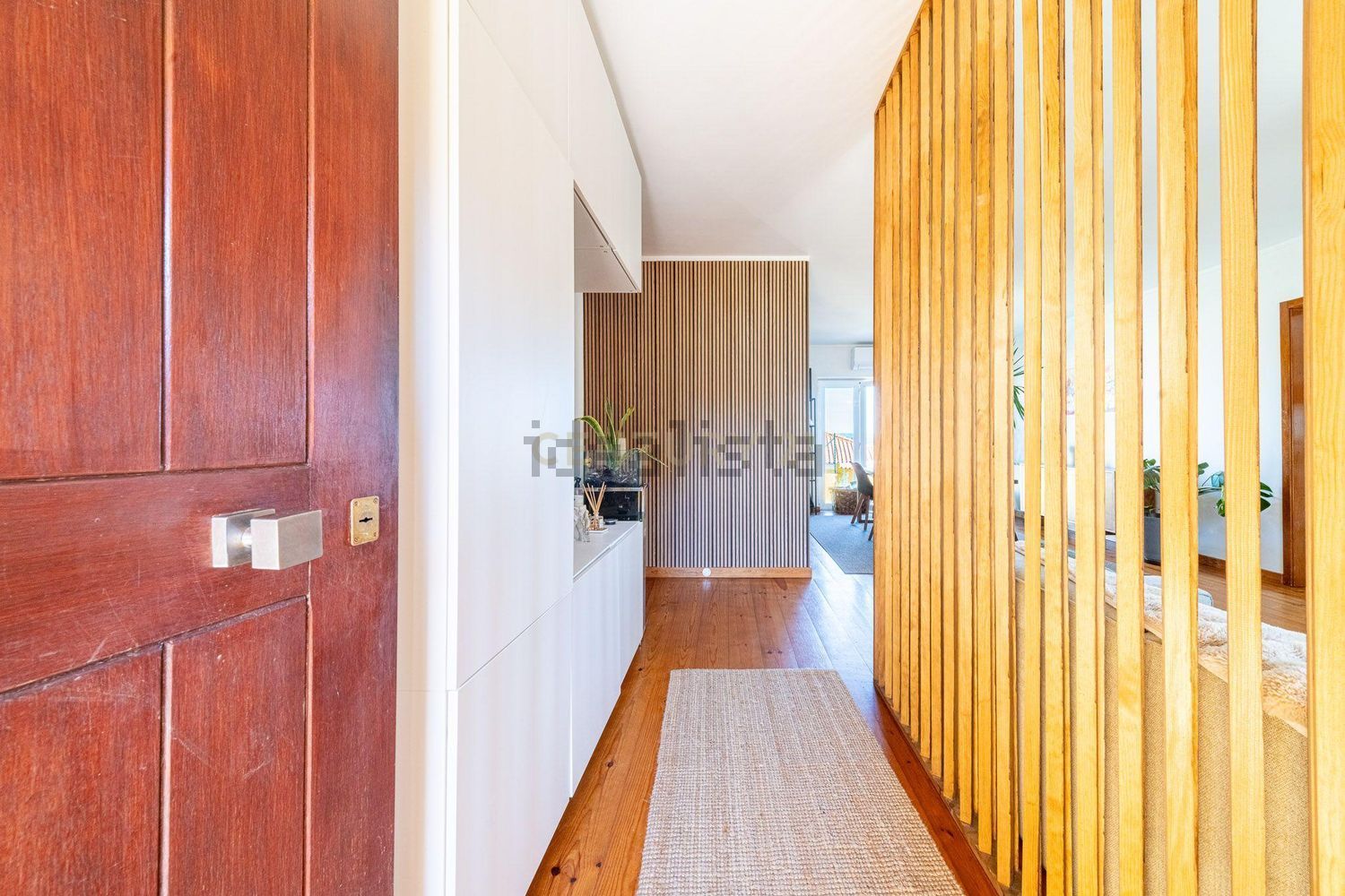 小楼房或独栋别墅出售在Rua da Encosta de São Silvestre, 21 - 过道