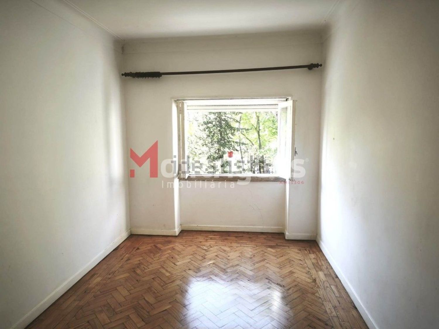 公寓 t4出售在Avenida Alfredo da Silva - 卧室