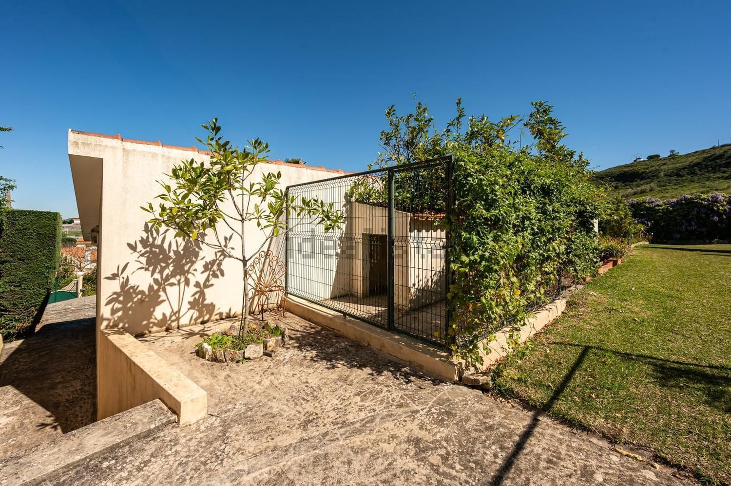 小楼房或独栋别墅出售在Rua das Eiras - 外立面