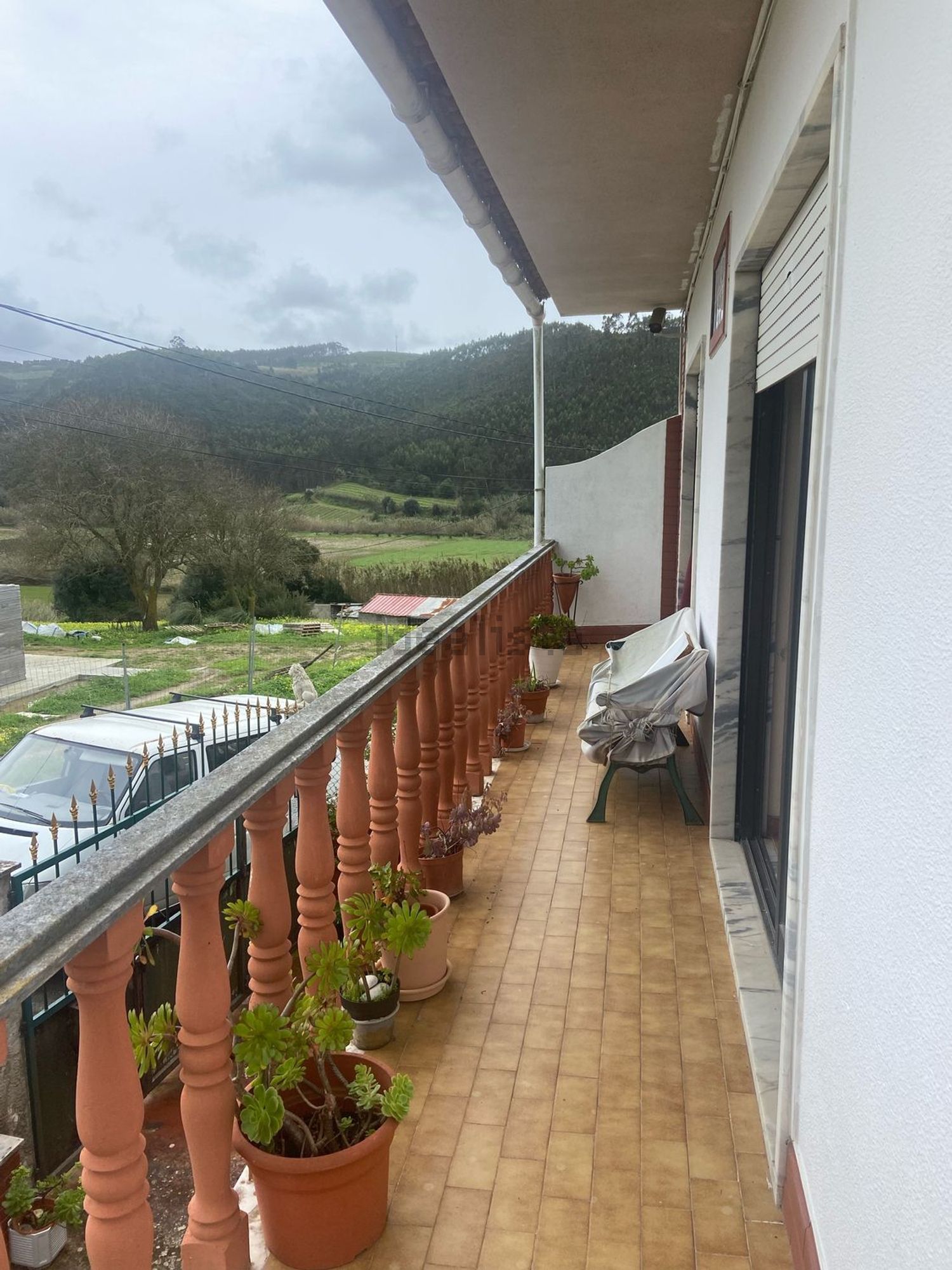 出租小楼房或独栋别墅在Rua Principal, 13 - 阳台