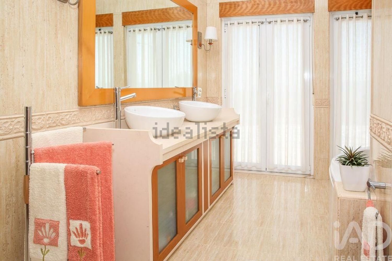 小楼房或独栋别墅出售在Encarnação - 卫生间