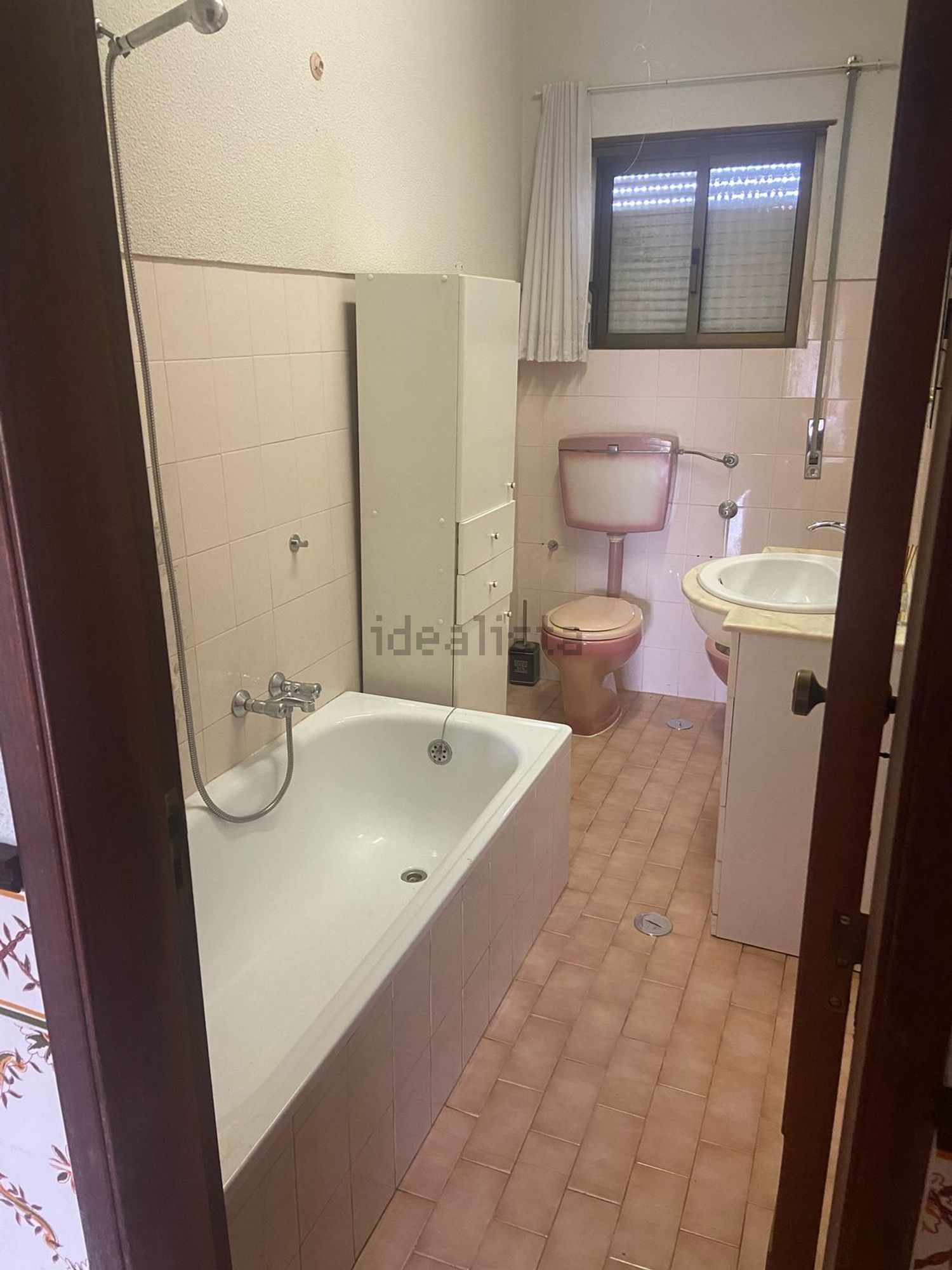 出租小楼房或独栋别墅在Rua Principal, 13 - 卫生间