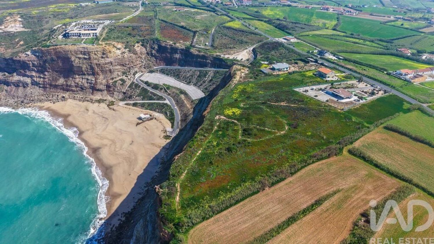 小楼房或独栋别墅出售在Encarnação - 视线