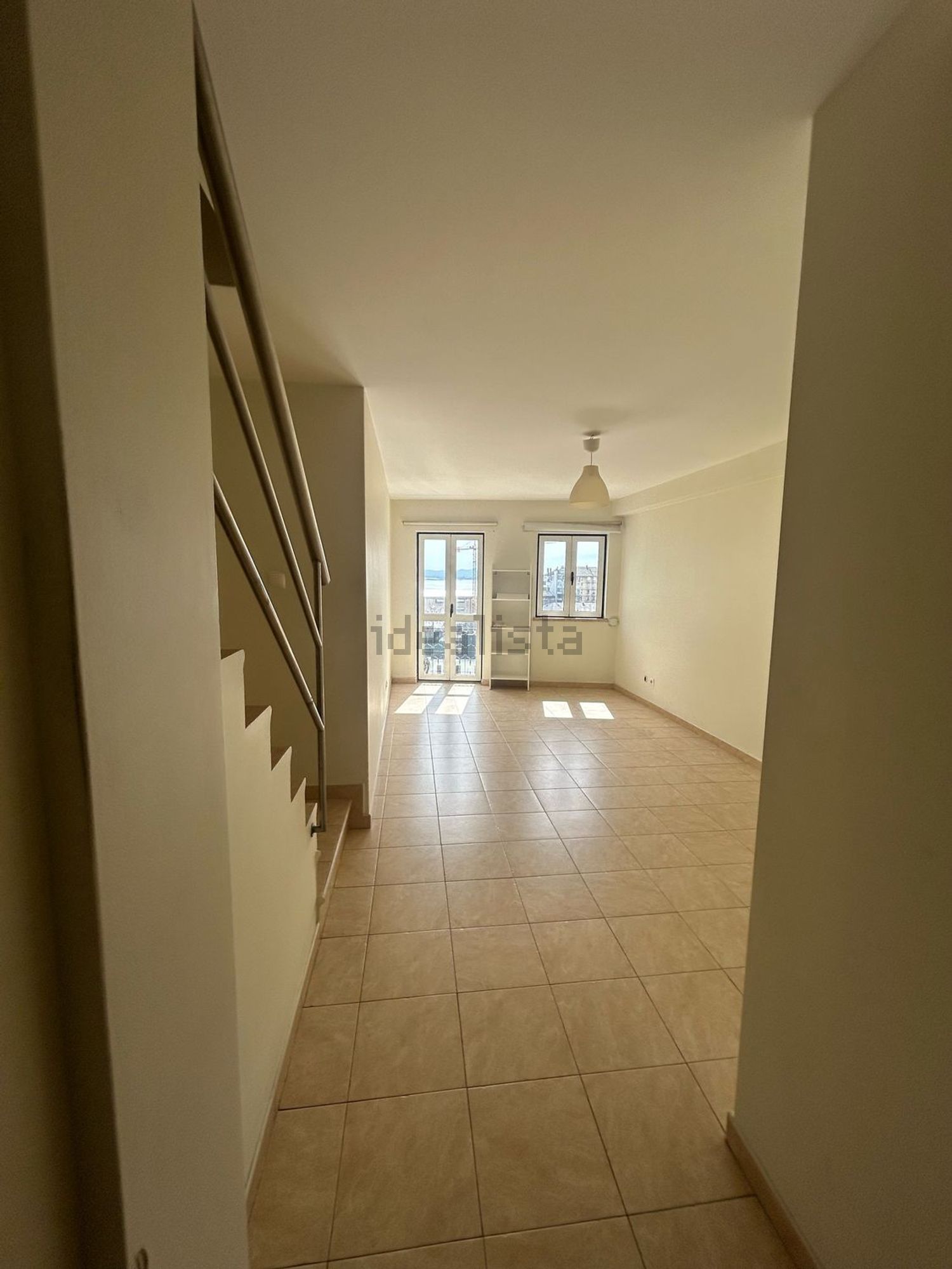 出租复式公寓在Rua da Bela Vista à Graça, 34 - 客厅