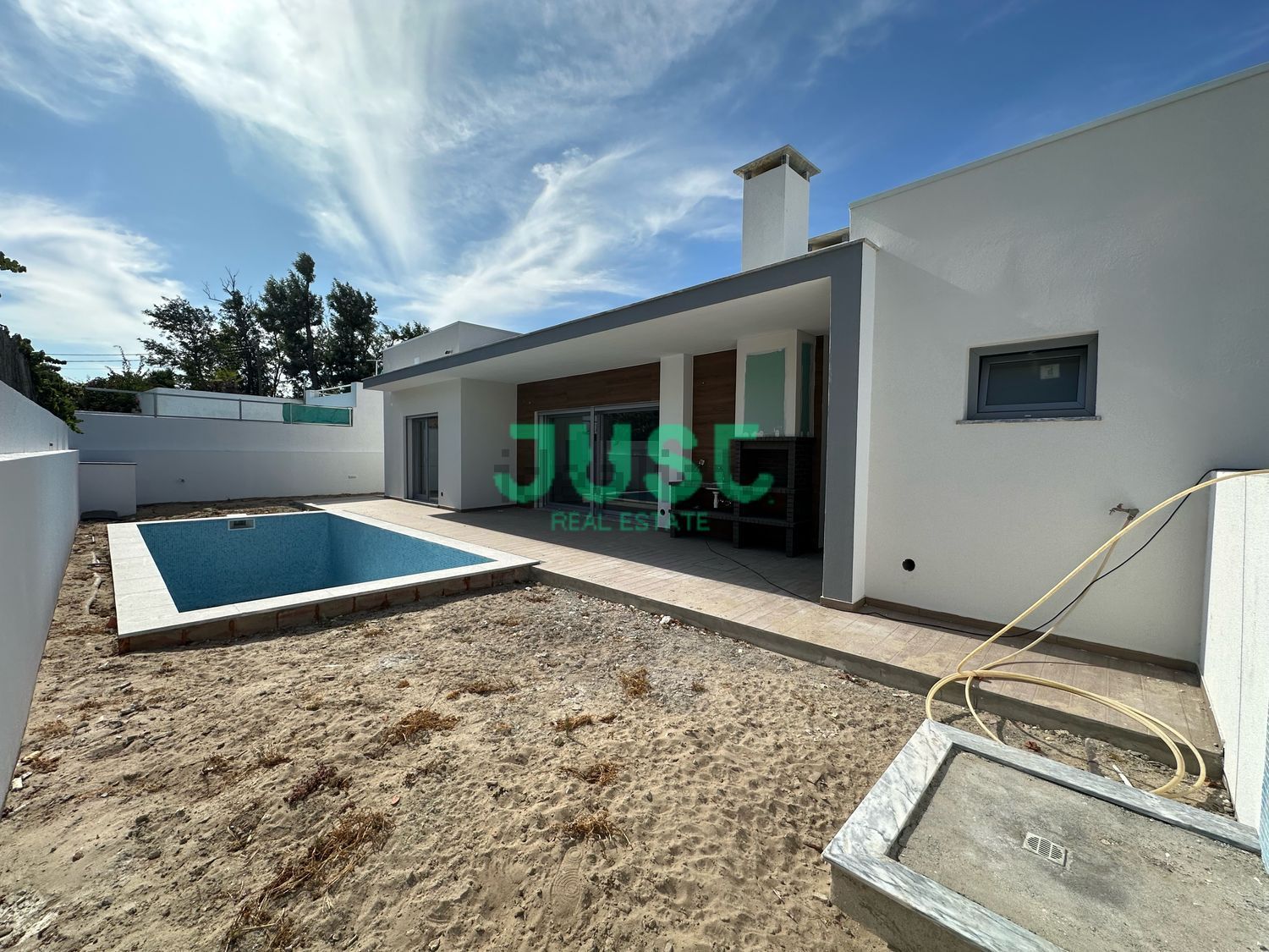 小楼房或独栋别墅出售Azeitão - 外立面