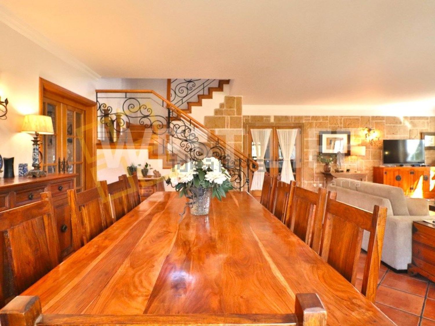 小楼房或独栋别墅出售在Turcifal - 客厅